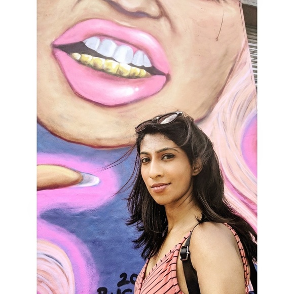 Meet your Posher, Genevieve - Picture 1 of 1